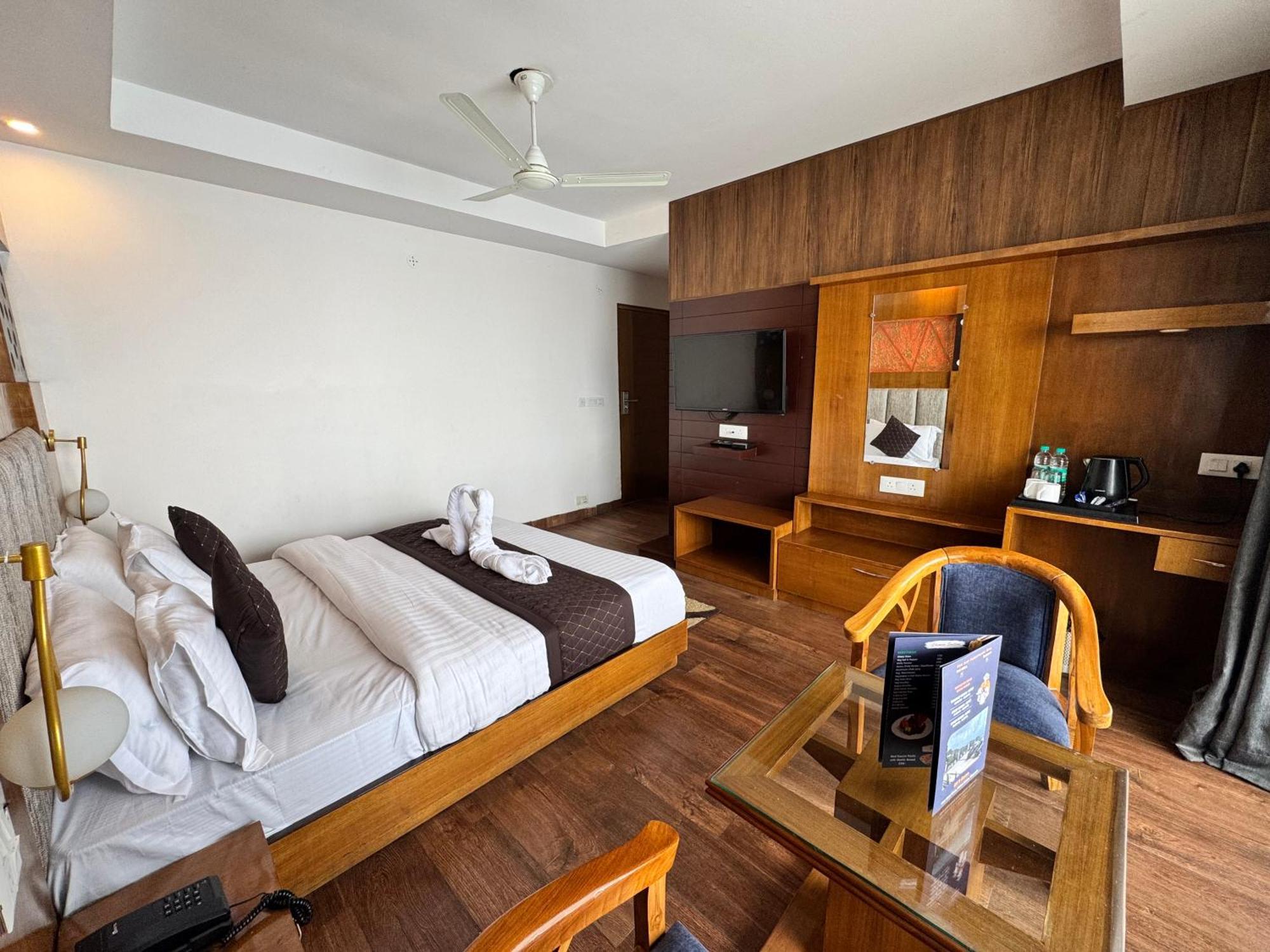 Ab'S Abode-A Boutique Hotel Массури Экстерьер фото